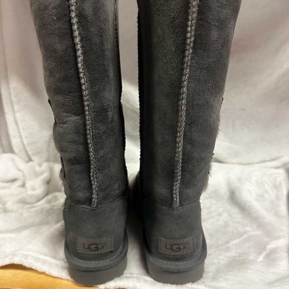 UGG BAILEY TRIPLET BOOTS HUGE CLEARANCE REDUCTION!!!! - Picture 6 of 8